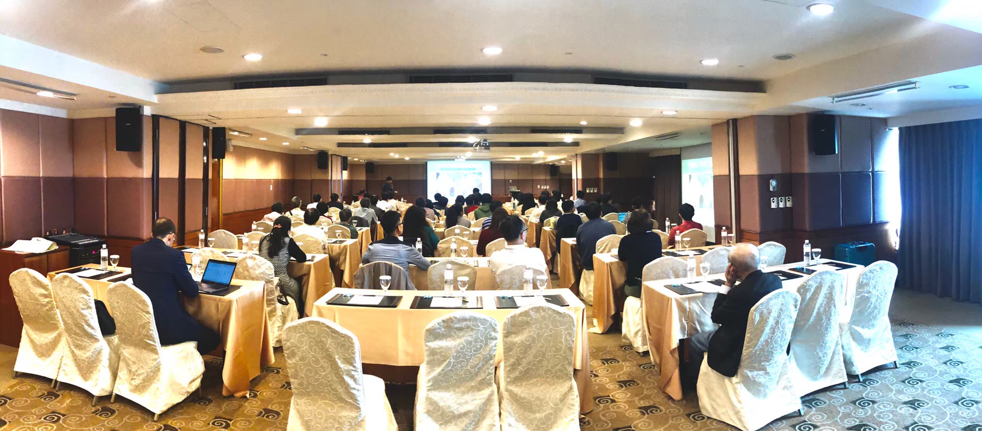 111位皮膚科醫師參加2019年3月17日元鴻生技在高雄舉辦的濕疹研討會